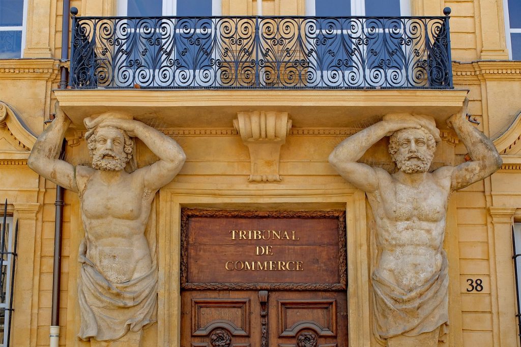 door, statue, facade-3339830.jpg